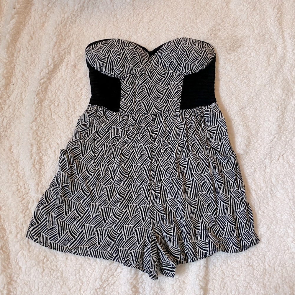 XHILARATION Size Small Black and White Romper